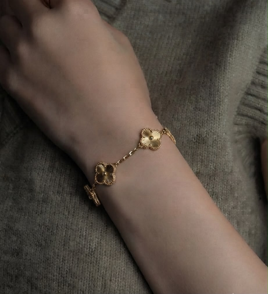 Timeless Clover Leaf Charm Bracelet