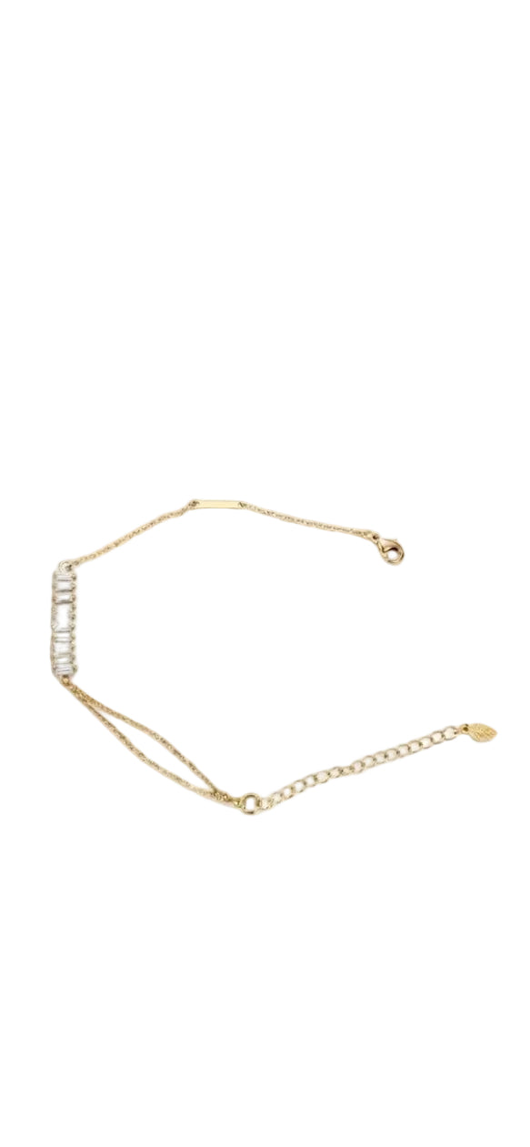 Gold Chain Bracelet with Vertical Crystal Bar – Delicate Minimalist Wristwear