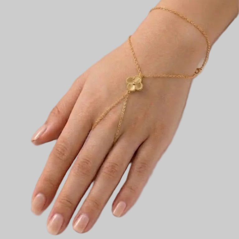 Delicate Clover Finger Bracelet
